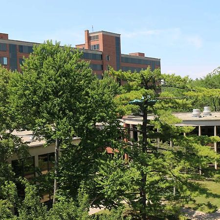 Kellogg Hotel And Conference Center Ист-Лансинг Экстерьер фото